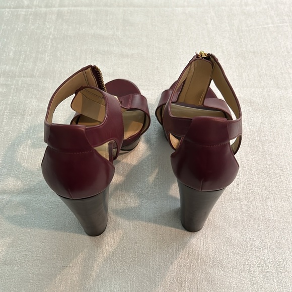 Michael Kors Women’s Leather Heels Wine Red Color Size 7.5 Like new condition - Picture 14 of 15
